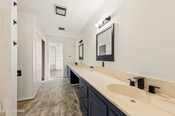 $299,000 | 1422 East Maple Avenue, Eunice, LA 70535