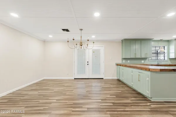 $299,000 | 1422 East Maple Avenue, Eunice, LA 70535