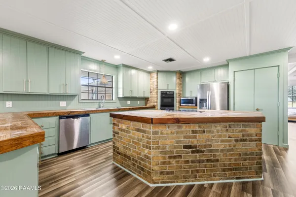 $299,000 | 1422 East Maple Avenue, Eunice, LA 70535