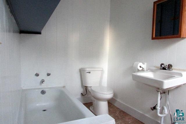 522 2nd Street Proctor, MN 55810 - Photo 8 of 14 Bathroom
