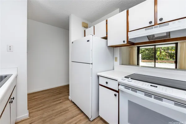 $3,350 | 1015 Aoloa Place, Unit 210, Kailua, HI 96734