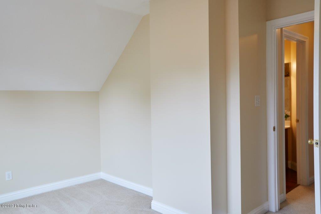 1423 Twin Ridge Road Louisville, KY 40242 - Photo 23 of 34 22