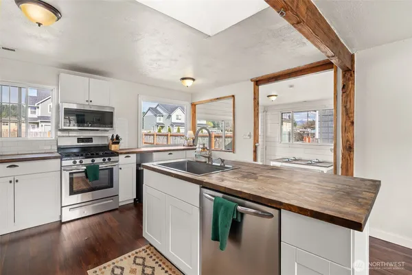 $525,000 | 120 Tacoma Avenue Northwest, Orting, WA 98360