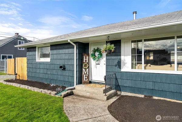 $525,000 | 120 Tacoma Avenue Northwest, Orting, WA 98360