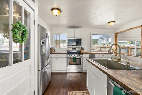 $525,000 | 120 Tacoma Avenue Northwest, Orting, WA 98360