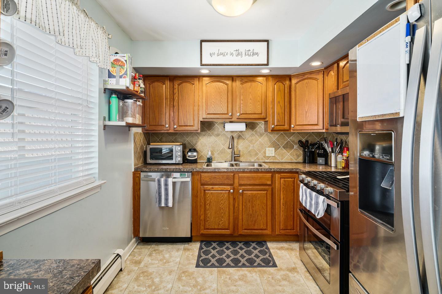 12057 Covert Road Philadelphia, PA 19154 - Photo 11 of 41 Gallery Image 11