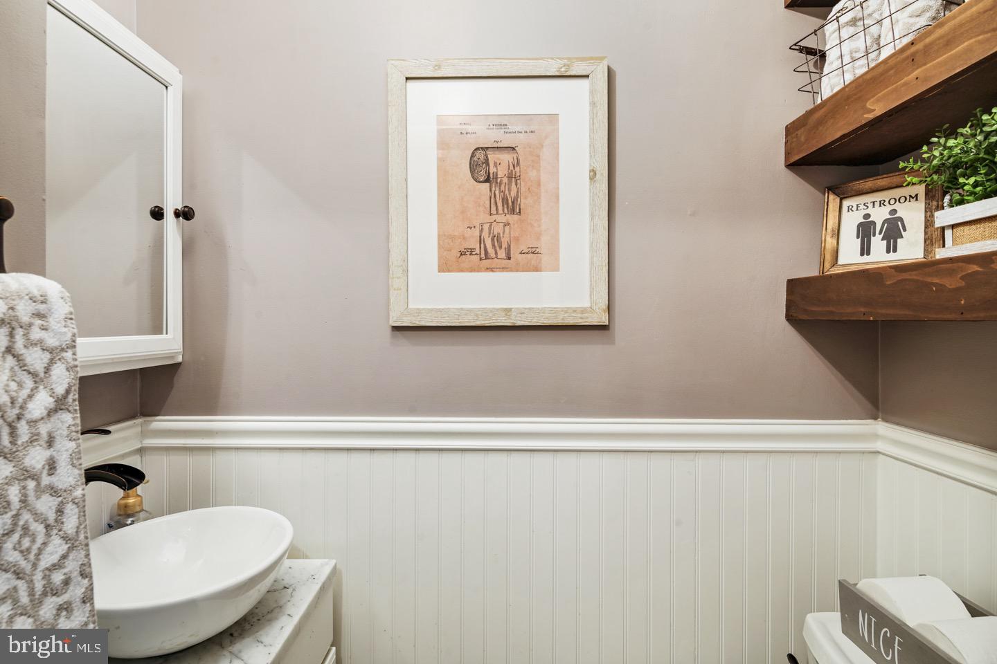 12057 Covert Road Philadelphia, PA 19154 - Photo 15 of 41 Main Floor Powder Room