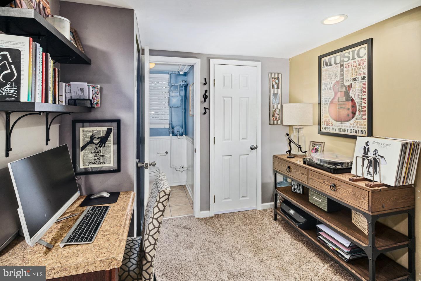 12057 Covert Road Philadelphia, PA 19154 - Photo 20 of 41 Gallery Image 20