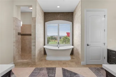 $2,600,000 | 6355 Cresthaven Drive, Riverside, CA 92506
