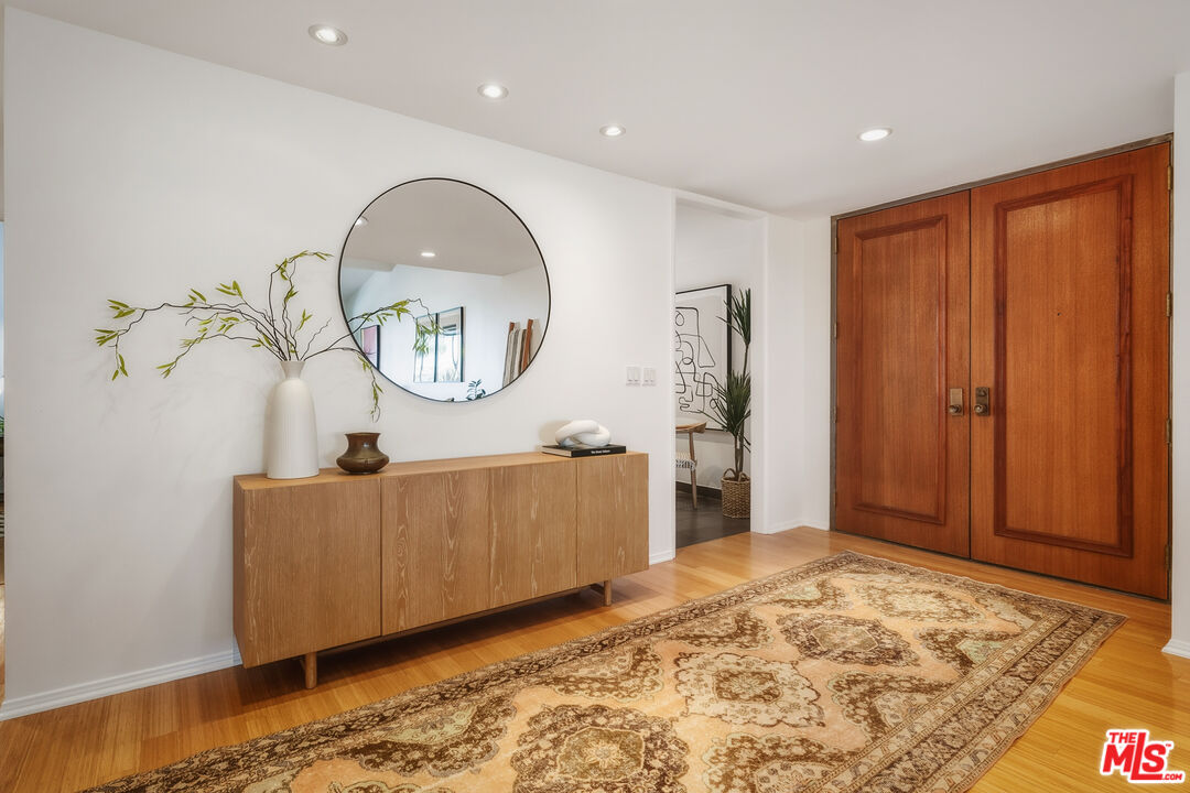 311 Bora Bora Way, Unit 315 Marina del Rey, CA 90292 - Photo 2 of 34 a living room with furniture