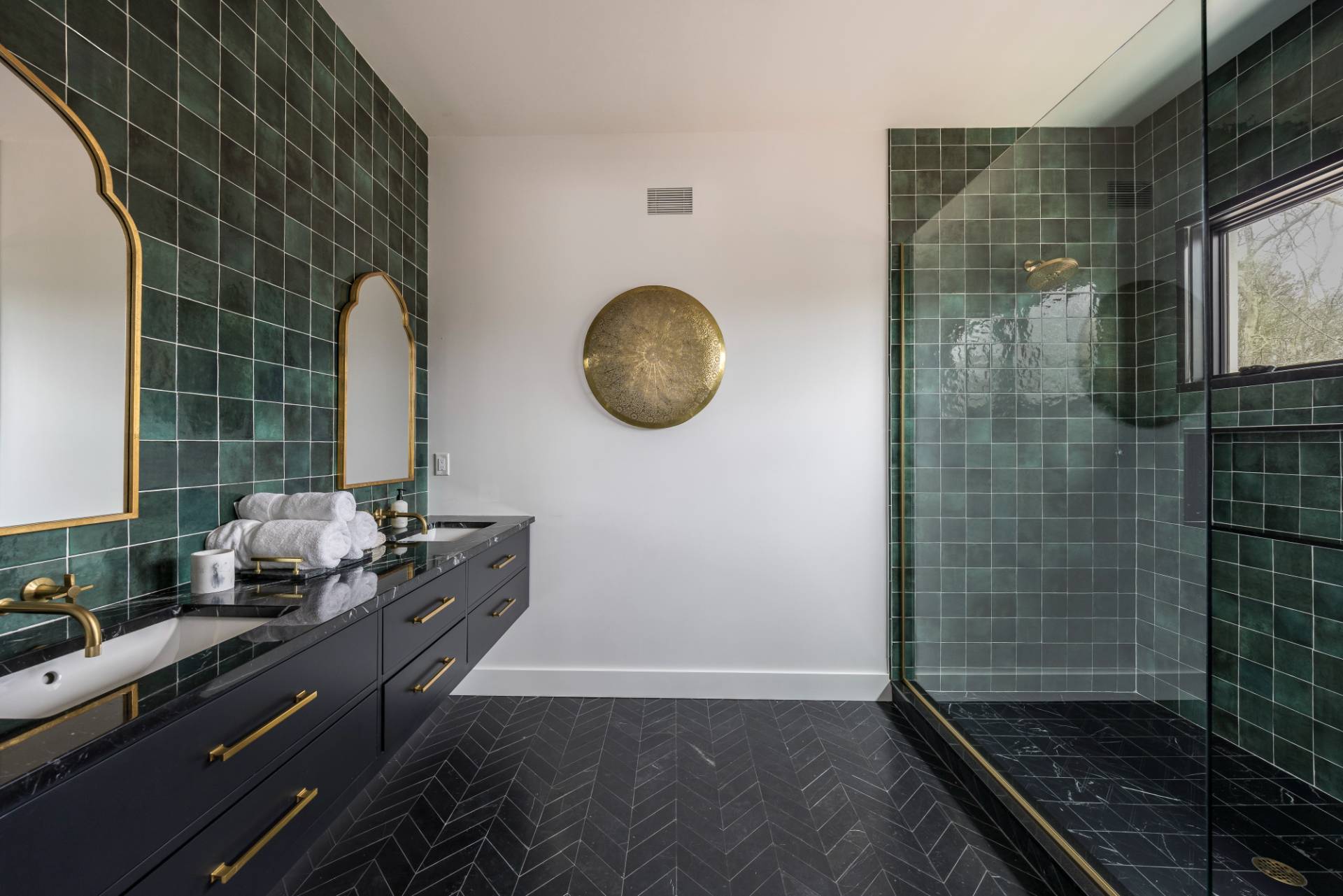 38 Chatfields Ridge Road East Hampton, NY 11937 - Photo 16 of 27 a room with window