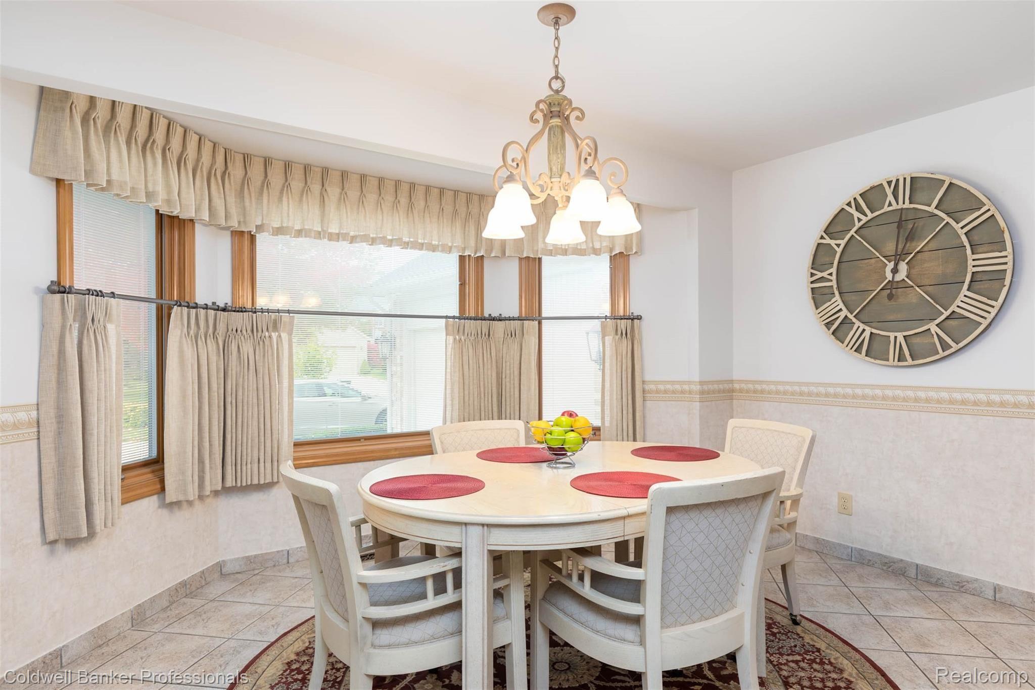 2040 Reagan Drive Rochester, MI 48309 - Photo 14 of 42 Kitchen Eating Area with Bay Window