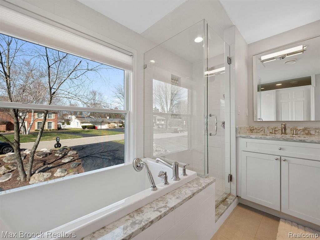 4793 South Valleyview Road West Bloomfield, MI 48323 - Photo 35 of 58 Gallery Image 35