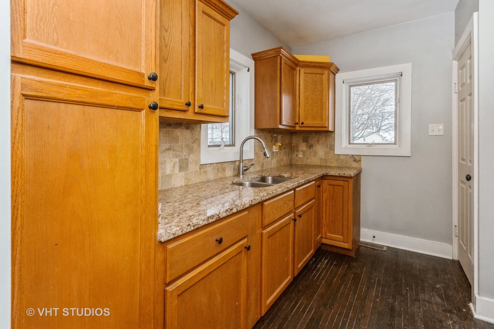 1124 Plainfield Road Joliet, IL 60435 - Photo 3 of 13 Gallery Image 3