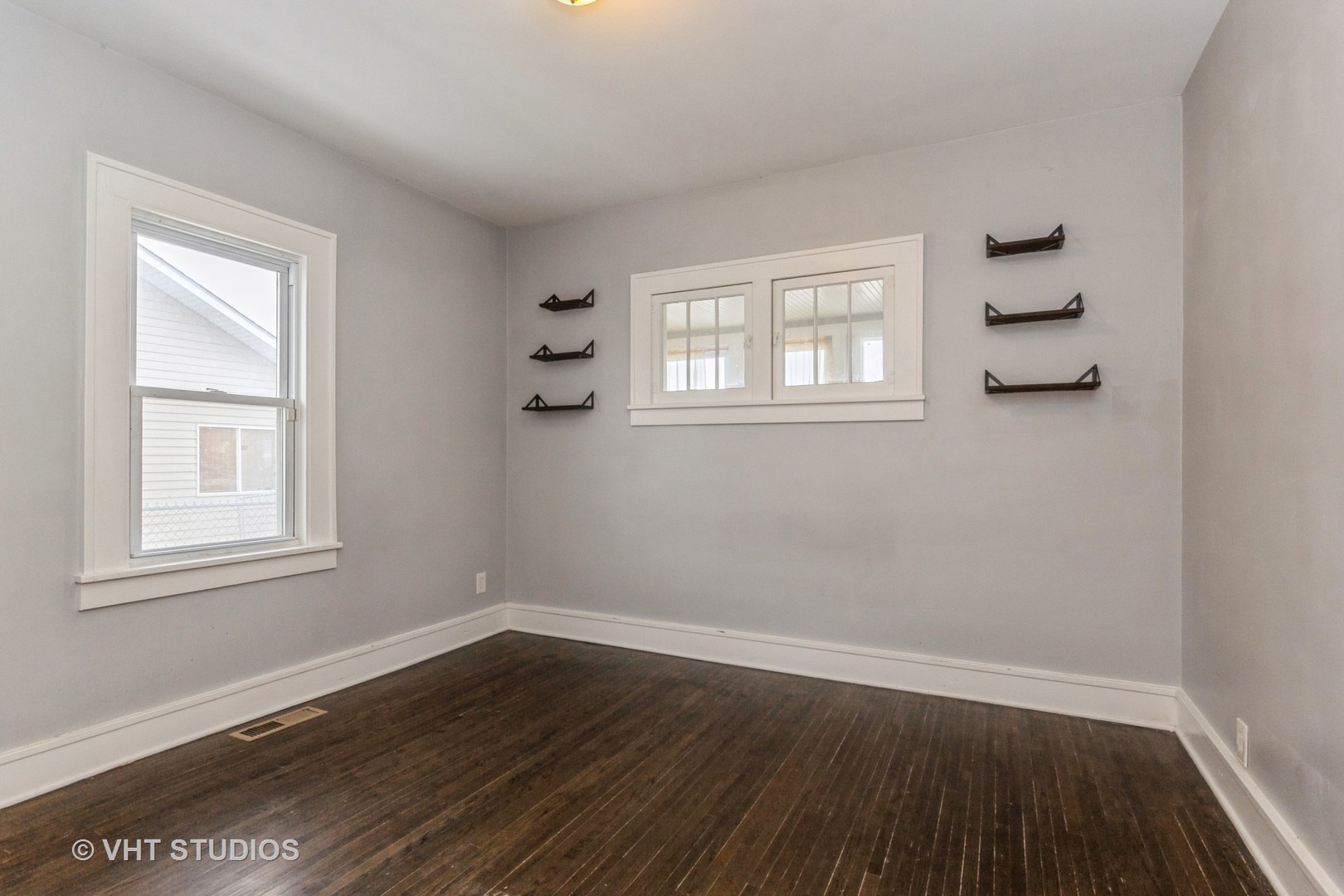 1124 Plainfield Road Joliet, IL 60435 - Photo 6 of 13 Gallery Image 6
