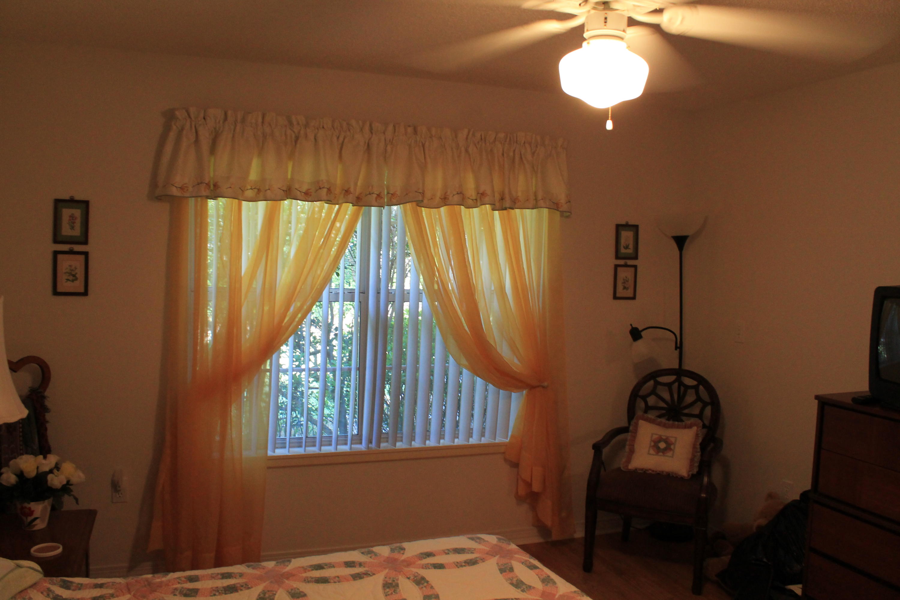 5876 Ward Ranch Road Crestview, FL 32536 - Photo 41 of 50 a bedroom with a bed and a window