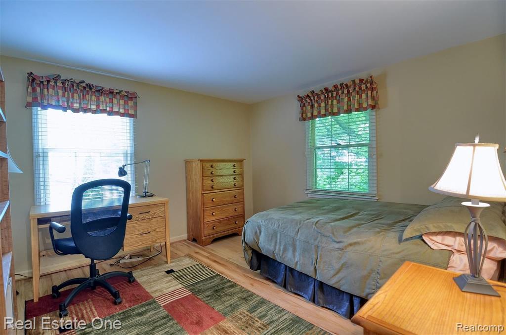 33877 Hunters Pointe Road Farmington Hills, MI 48331 - Photo 30 of 44