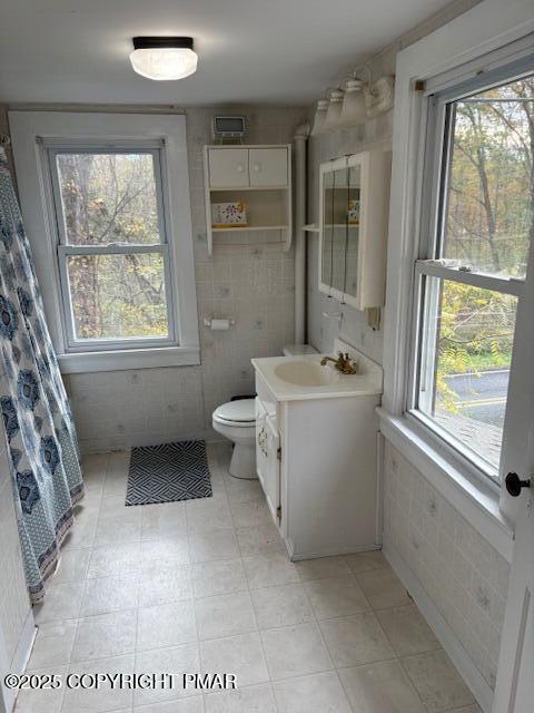 207 Munch Drive Henryville, PA 18332 - Photo 24 of 43 a utility room with a window dryer and washer