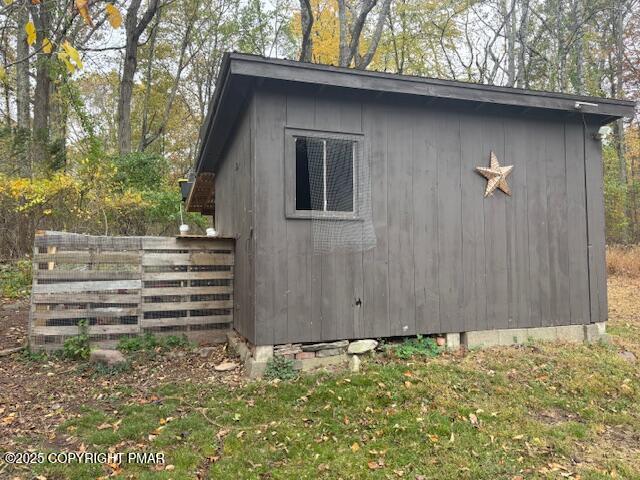 207 Munch Drive Henryville, PA 18332 - Photo 38 of 43 a backyard of a house
