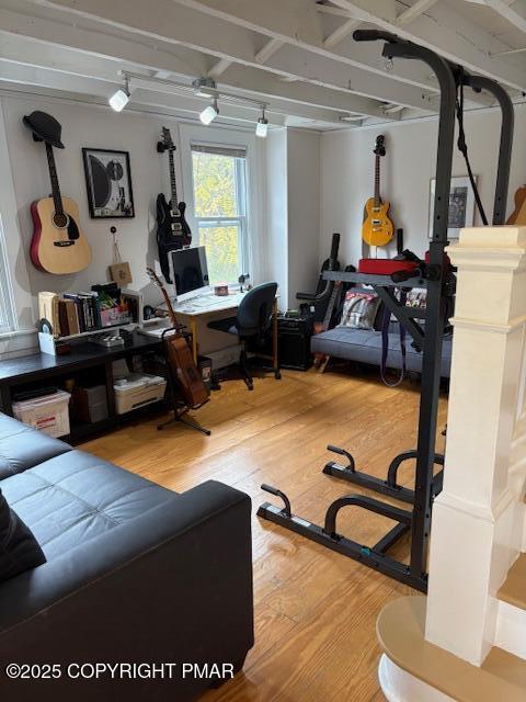 207 Munch Drive Henryville, PA 18332 - Photo 7 of 43 a living room with furniture gym equipment and view of kitchen