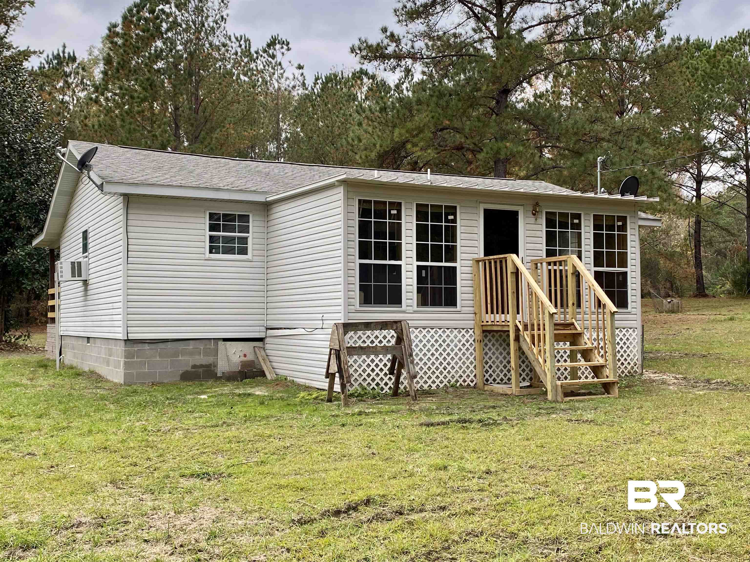 310 Pine Ridge Lane Brewton, AL 36426 - Photo 2 of 9