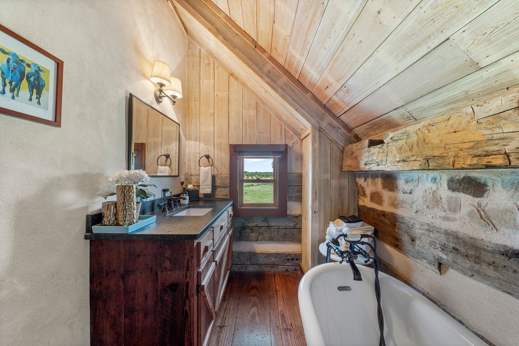 307 Klaerner Road Fredericksburg, TX 78624 - Photo 20 of 32 Gallery Image 20