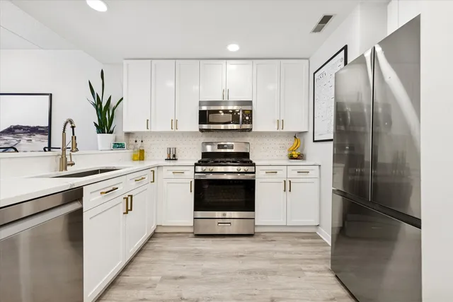 $3,500 | 1515 North Wells Street, Unit 5C, Chicago, IL 60610