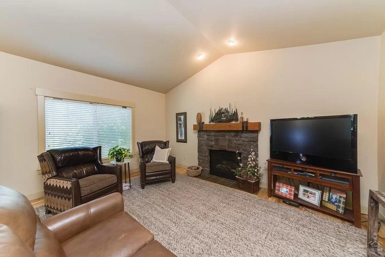 61473 Linton Loop Bend, OR 97702 - Photo 5 of 18 61473 Linton Lp -05