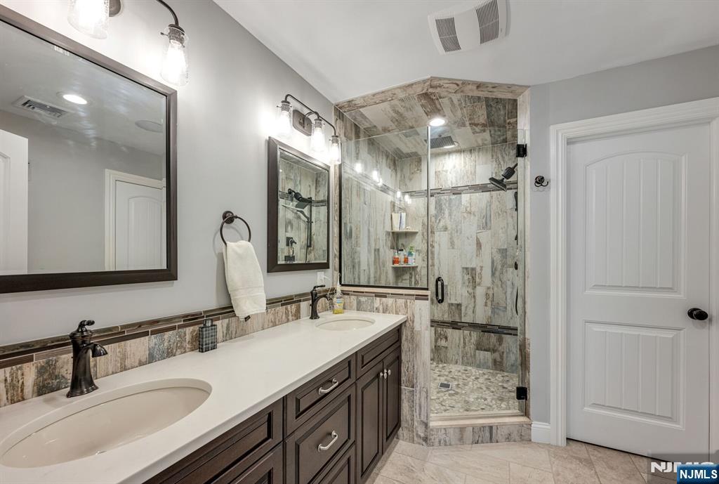 31 Osceola Road Wayne, NJ 07470 - Photo 17 of 44