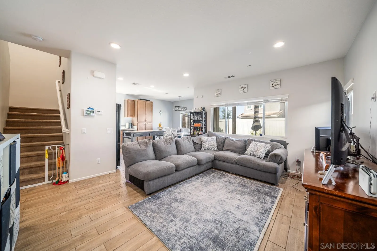 337 Dun Blazer Way Fallbrook, CA 92028 - Photo 7 of 66 Gallery Image 7