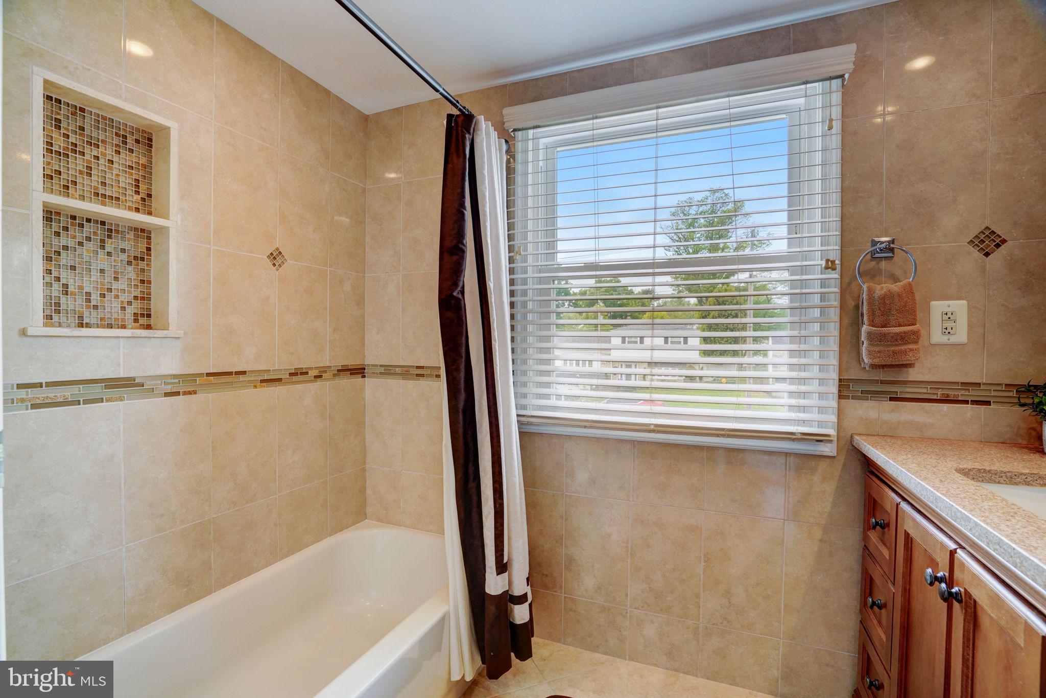 833 Rennard Street Philadelphia, PA 19116 - Photo 26 of 40 Gallery Image 26