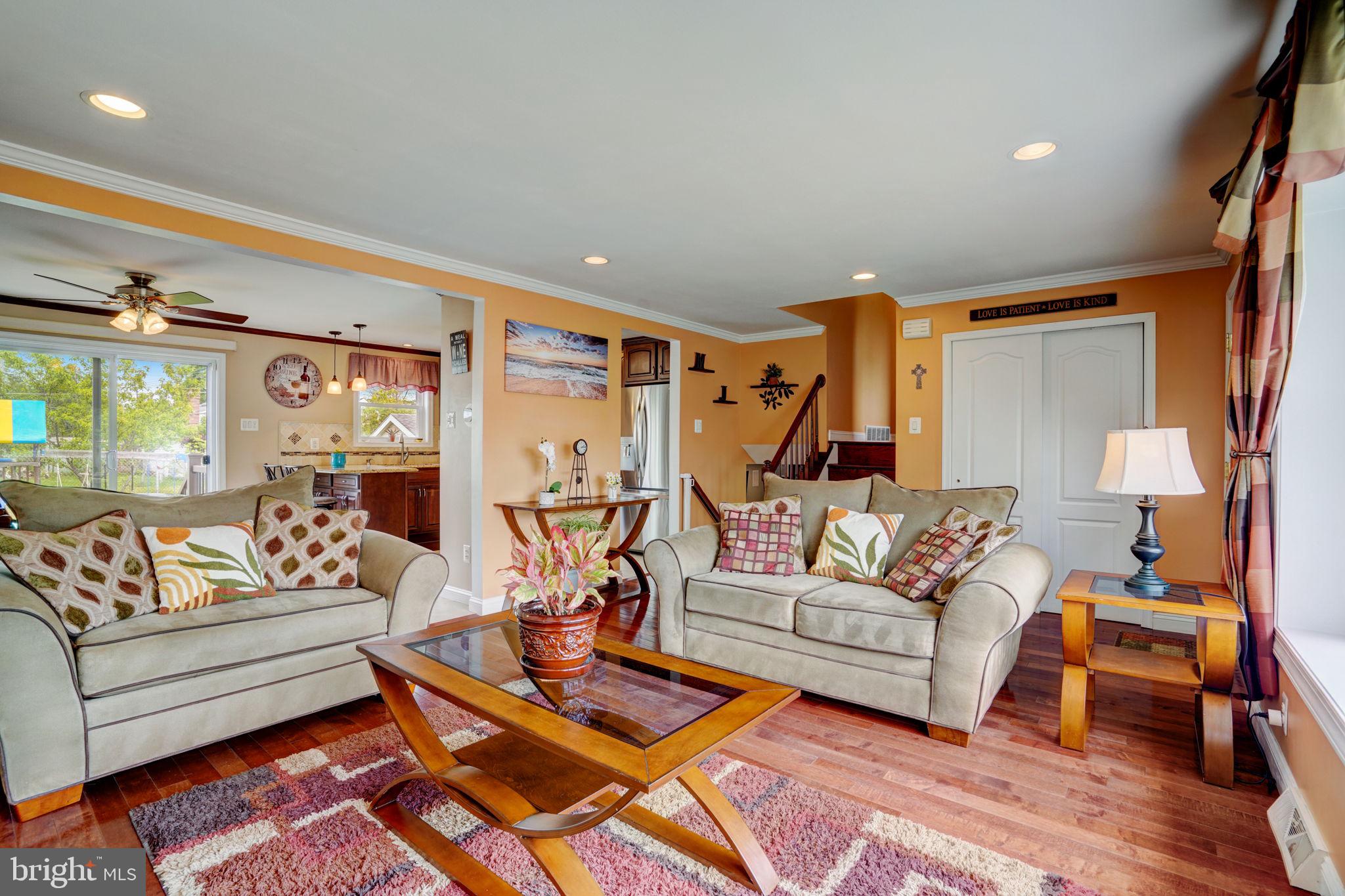 833 Rennard Street Philadelphia, PA 19116 - Photo 5 of 40 Gallery Image 5