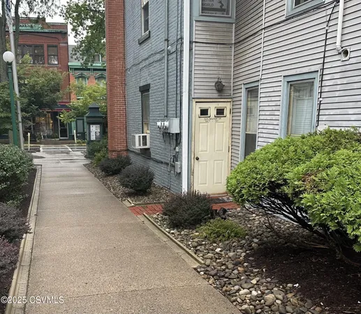 $850 | 325 Market Street, Unit 3, Lewisburg, PA 17837