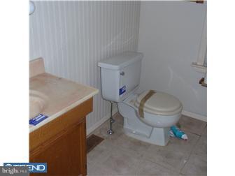 319 East Clements Bridge Road Runnemede, NJ 08078 - Photo 7 of 8 Bathroom