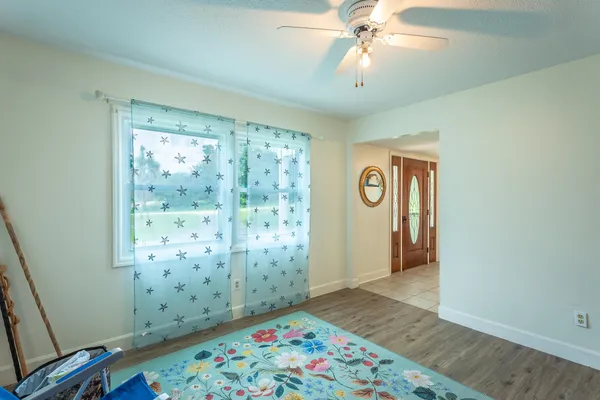 $559,000 | 801 Southeast Ave F, Carrabelle, FL 32322