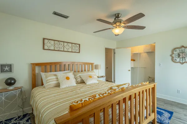 $559,000 | 801 Southeast Ave F, Carrabelle, FL 32322