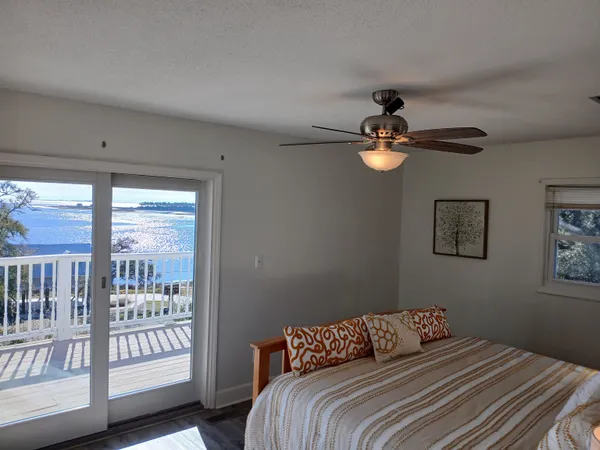 $559,000 | 801 Southeast Ave F, Carrabelle, FL 32322