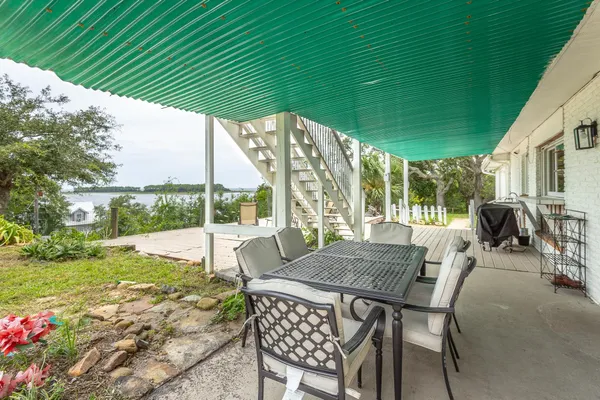 $559,000 | 801 Southeast Ave F, Carrabelle, FL 32322