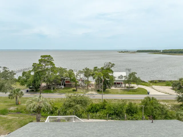 $559,000 | 801 Southeast Ave F, Carrabelle, FL 32322