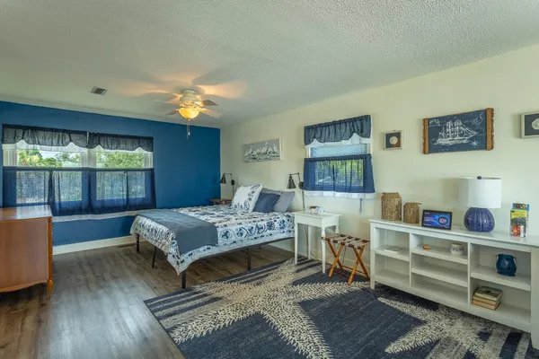 $559,000 | 801 Southeast Ave F, Carrabelle, FL 32322