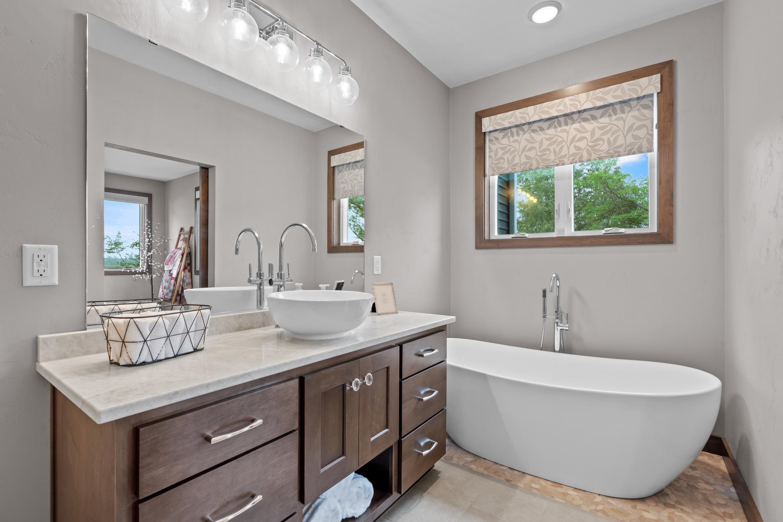 6392 Lakeshore Road Winneconne, WI 54986 - Photo 44 of 90 Gallery Image 44