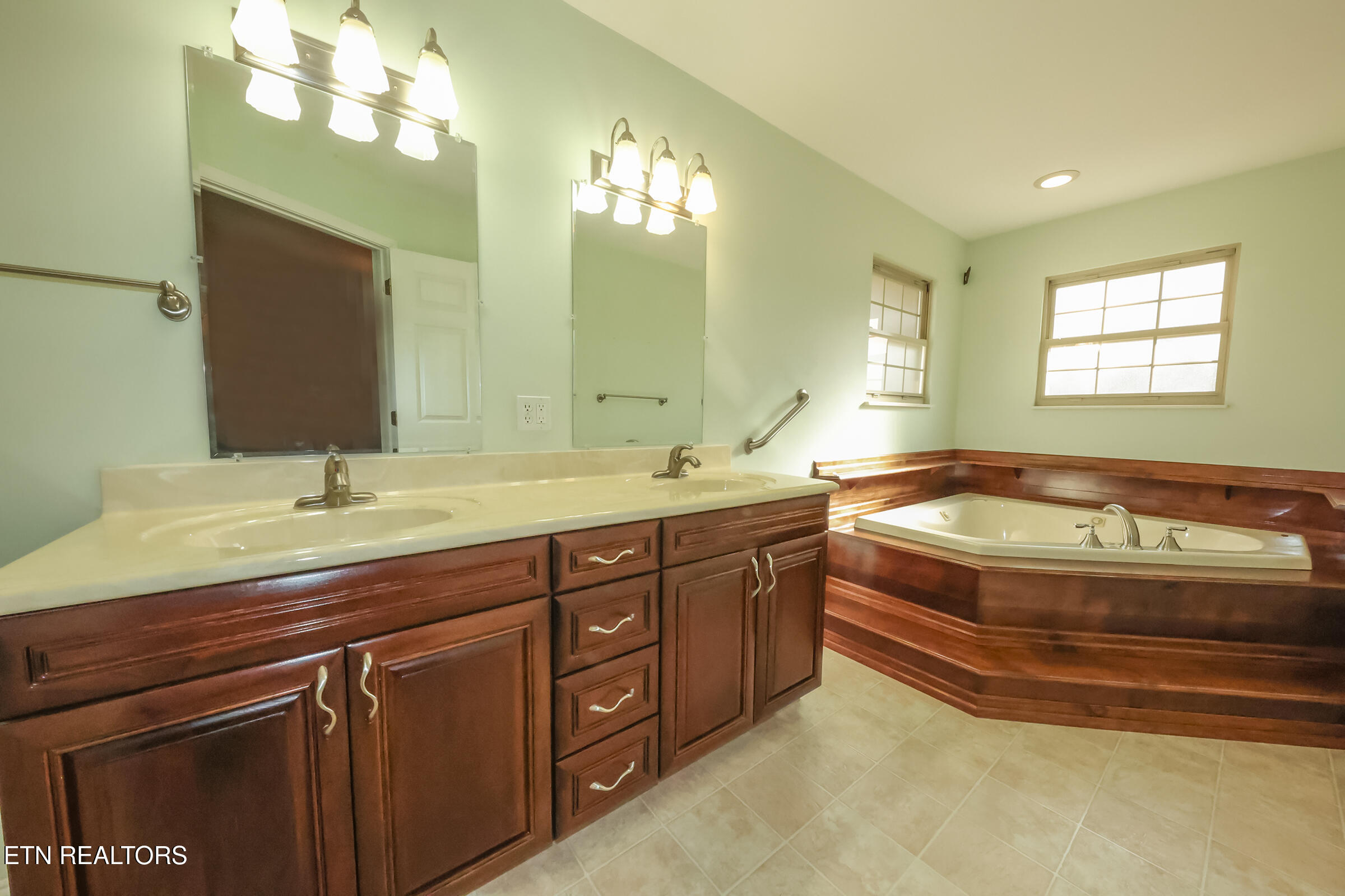 132 Connors Drive Oak Ridge, TN 37830 - Photo 19 of 50 cd2 ownerBA 3