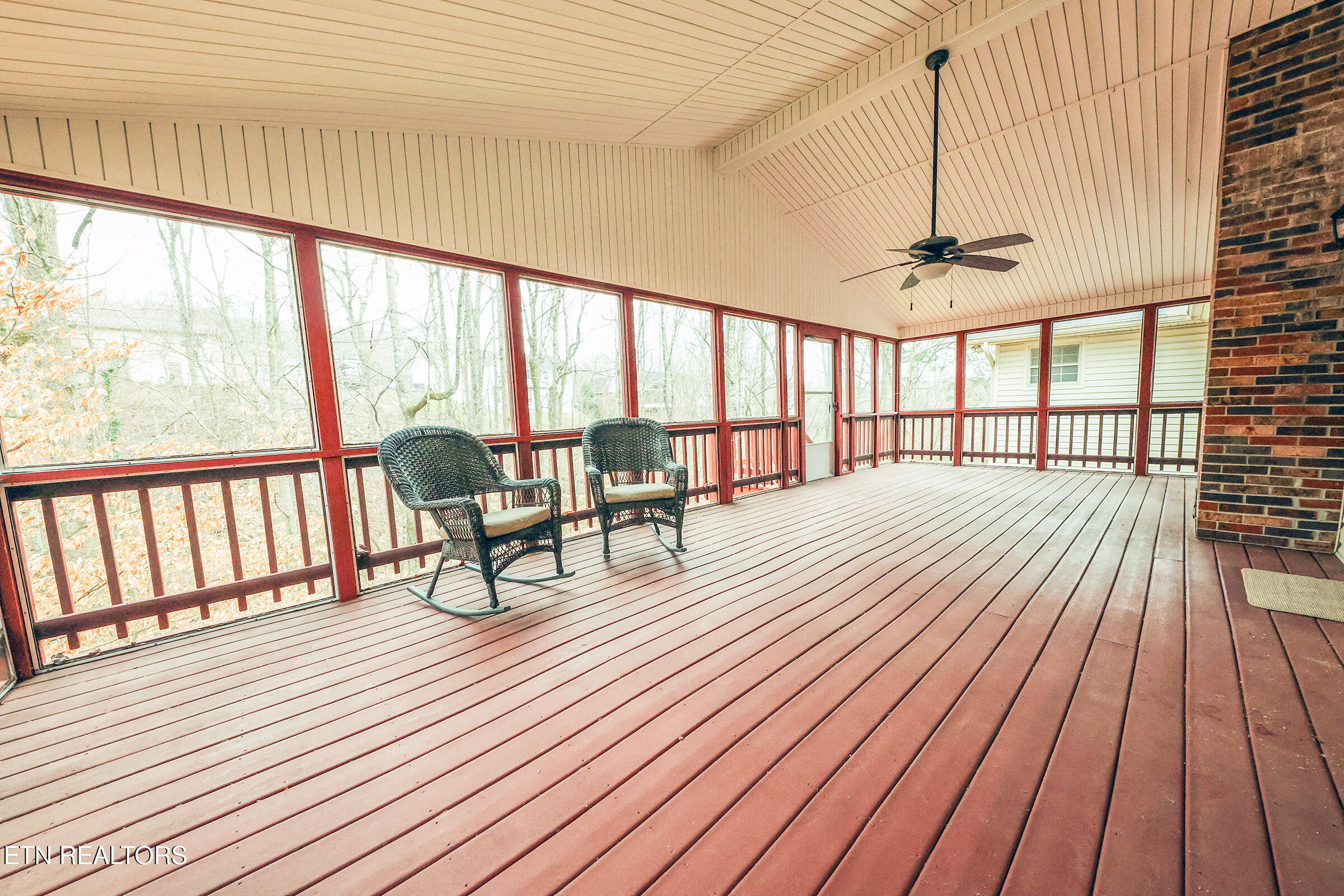 132 Connors Drive Oak Ridge, TN 37830 - Photo 40 of 50 132cd screened porch 3