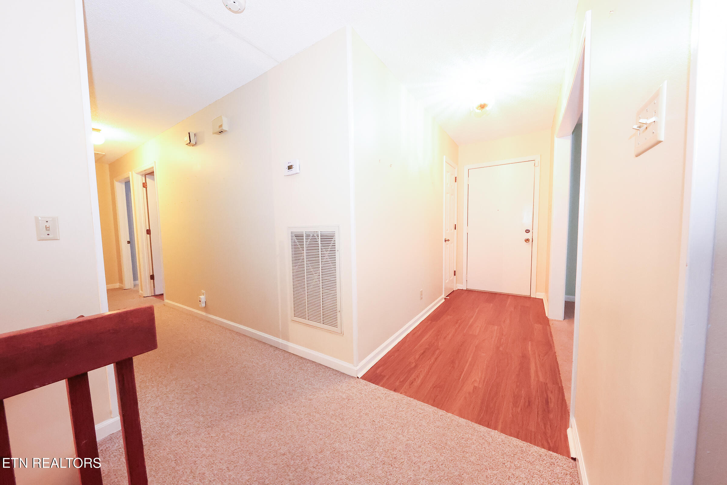 132 Connors Drive Oak Ridge, TN 37830 - Photo 5 of 50 cd2 foyer