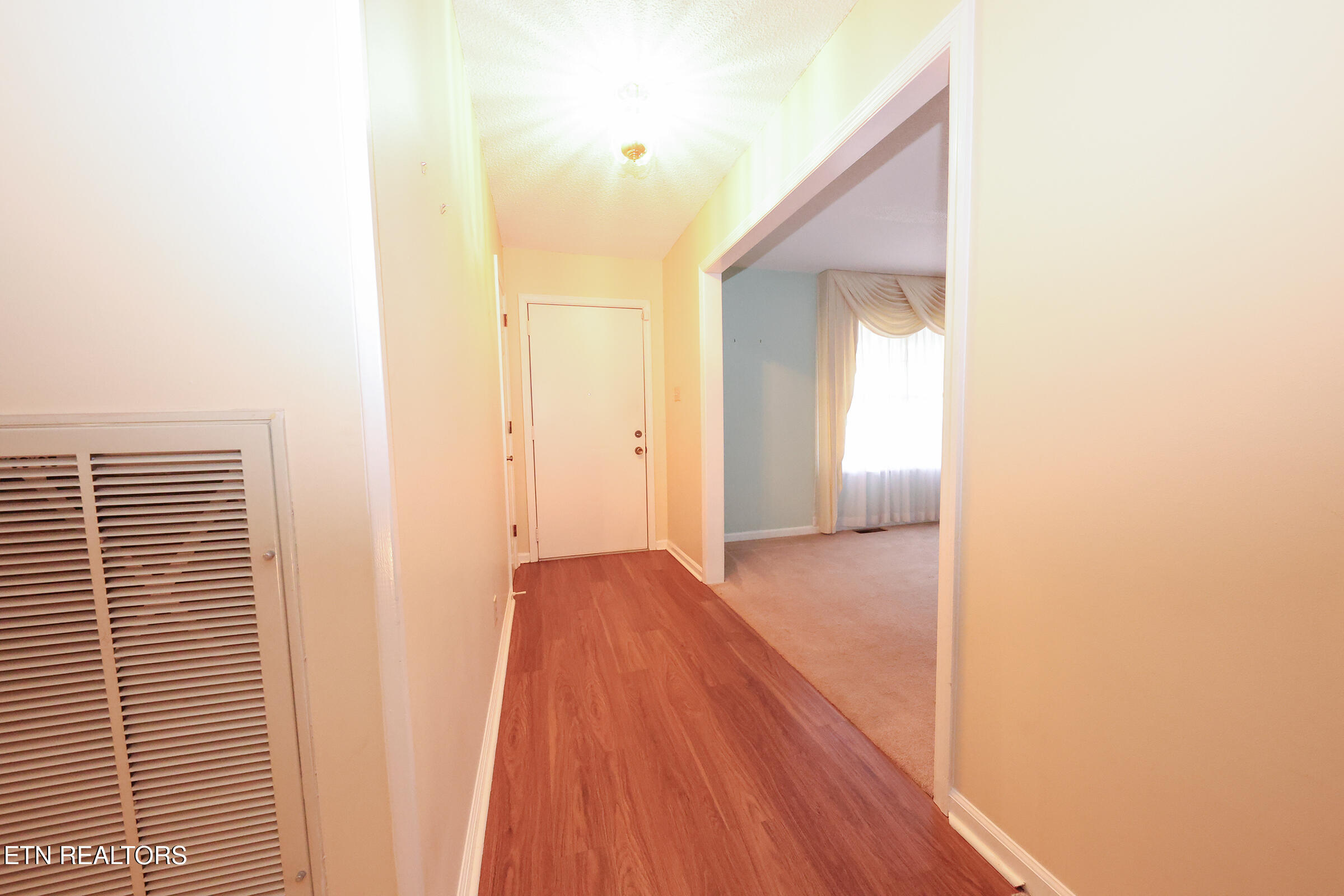 132 Connors Drive Oak Ridge, TN 37830 - Photo 6 of 50 cd2 foyer 2