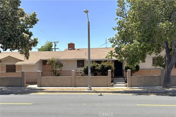 $549,900 | 1020 West 10th Street, Corona, CA 92882