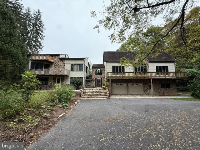 a view of an entrance