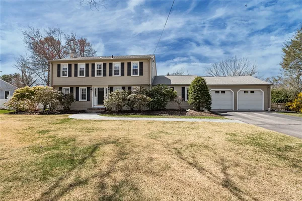 $839,900 | 211 Love Lane, Warwick, RI 02886