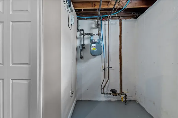 $839,900 | 211 Love Lane, Warwick, RI 02886