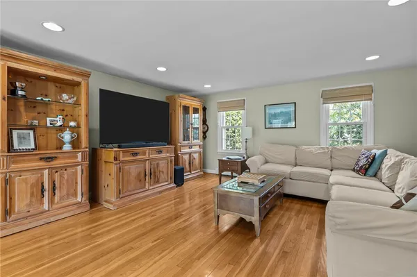 $839,900 | 211 Love Lane, Warwick, RI 02886